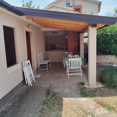 Kleines Gaestehaus In Guter Lage * Pula