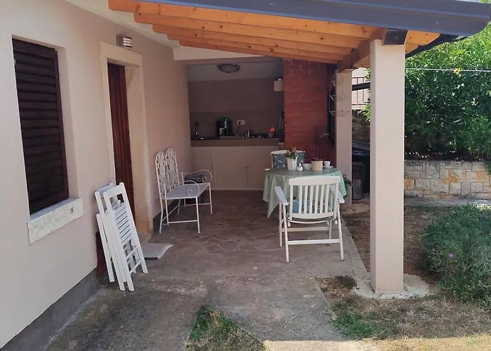 Kleines Gaestehaus In Guter Lage * Pula